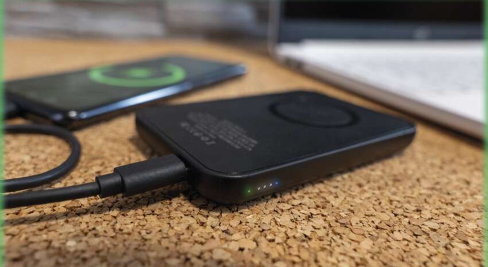 Emos B0545B Powerbanka EMOS WI 521, 5 00 20W výstup USB-C